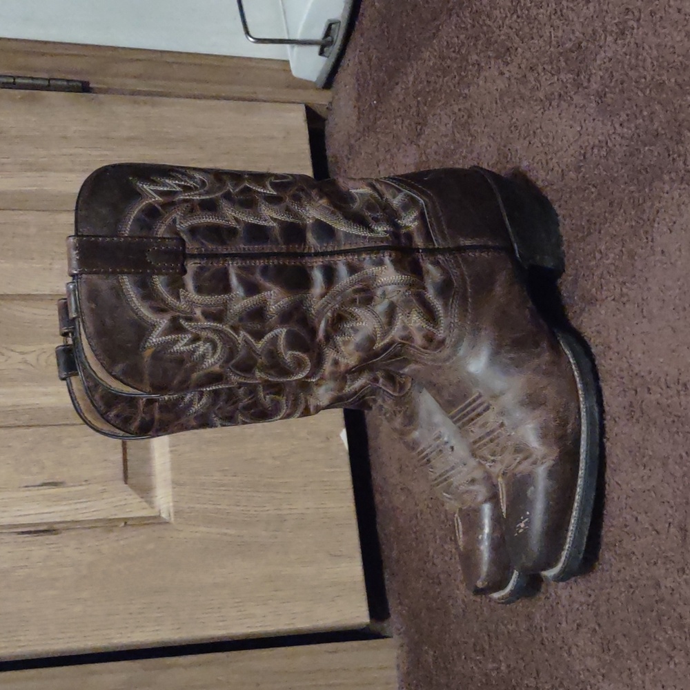"Laredo" Brand. Brown Western Cowboy Boots with Intricate Stitching